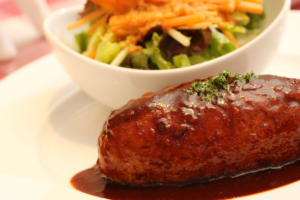 桜島美湯豚と合鴨の旨みが凝縮！こだわりのハンバーグ専門店 Flying Pig