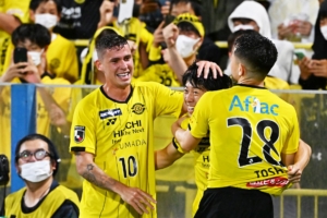 サヴィオの活躍で、前半4位！