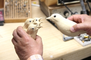 タッチカービングで鳥を学ぼう　野鳥彫刻家 内山春雄　