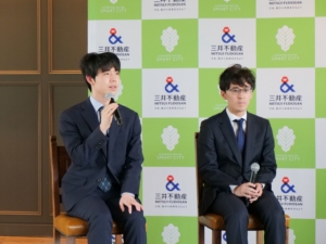 藤井聡太叡王、伊藤匠七段が柏の葉ラグビー校を見学