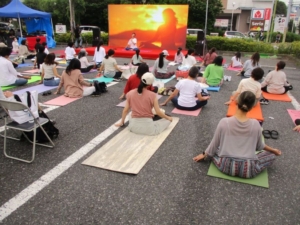 スリランカの魅力に浸る「スリランカフェスティバル」１万人以上の人出で賑わう