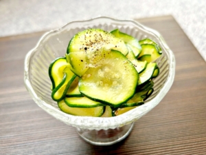 箸が止まらない! 簡単、美味しいズッキーニのナムル