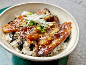 とろける美味しさ!秋茄子の照り焼き丼