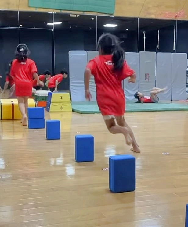 楽しく 飽きない運動しながらフォニックスで学ぶ！