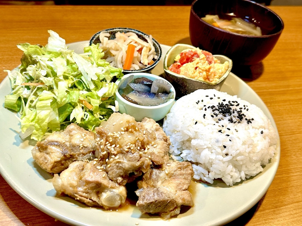 販売店・編集部おすすめの店　「おうちごはん光里」　八千代市