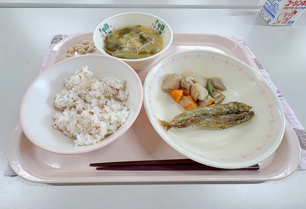 小学校の給食試食会に行ってきました。